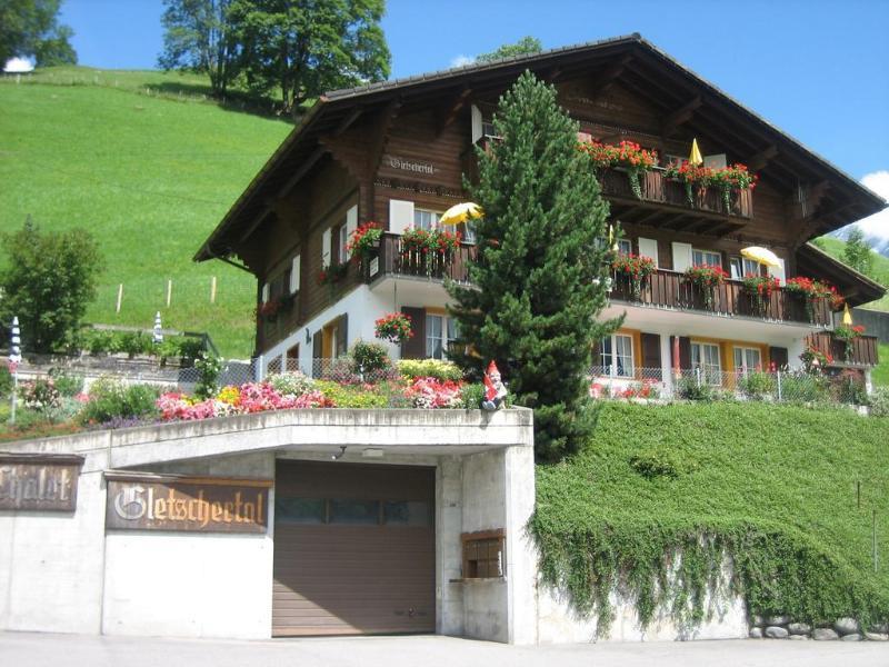 Hotel Gletschertal グリンデルヴァルト エクステリア 写真