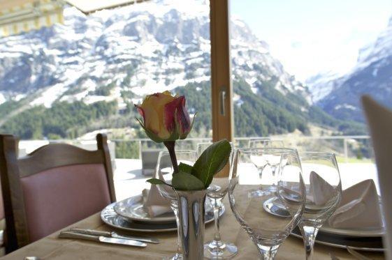 Hotel Gletschertal グリンデルヴァルト レストラン 写真